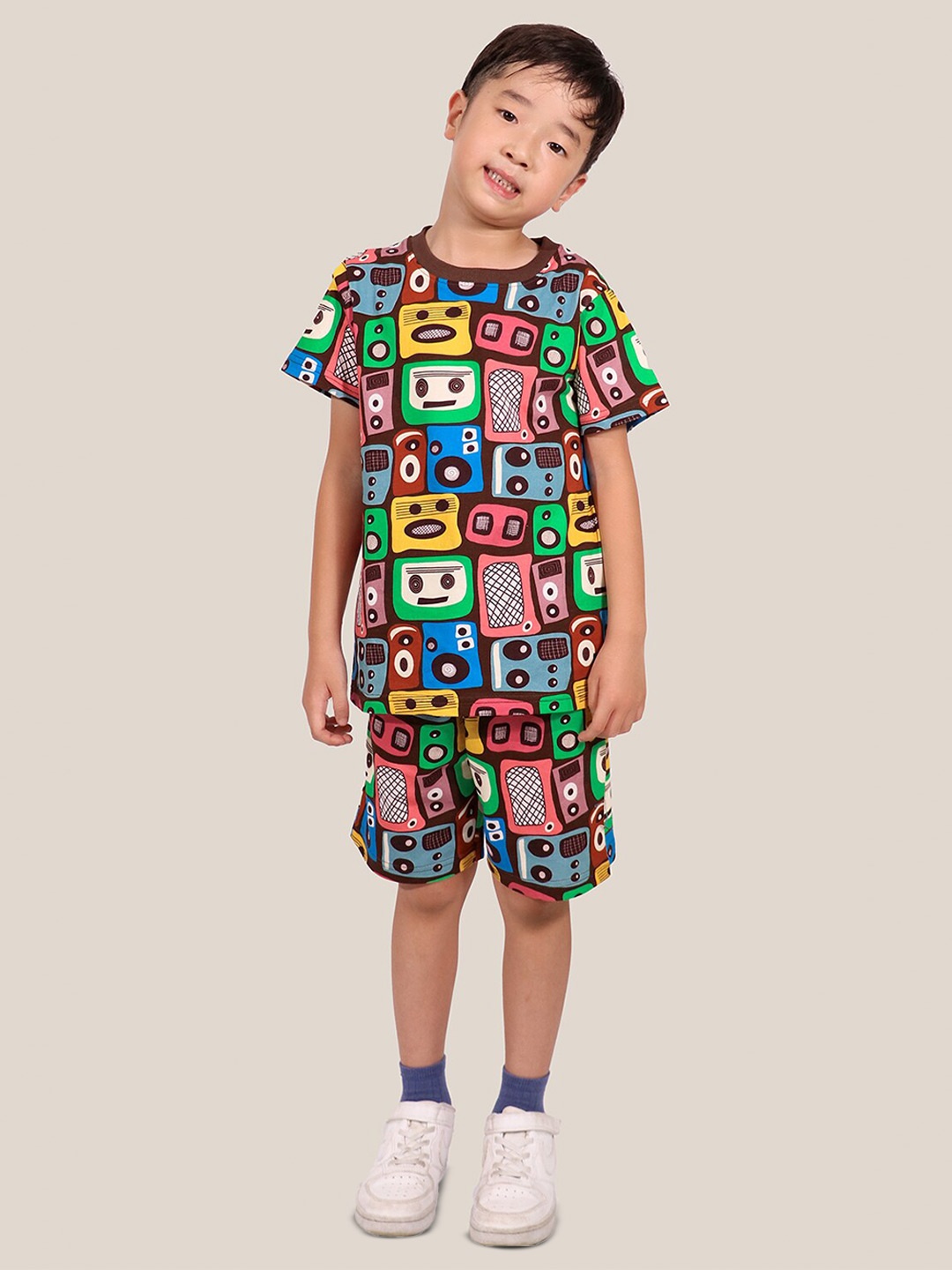 

Whistle & Hops Boys Printed Pure Cotton T-shirt With Shorts, Brown
