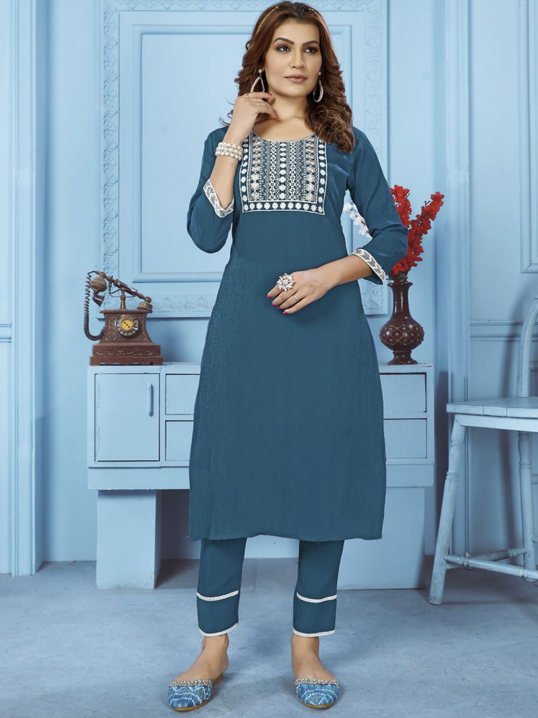 

Rujave Embroidered Straight Kurta & Trousers, Turquoise blue