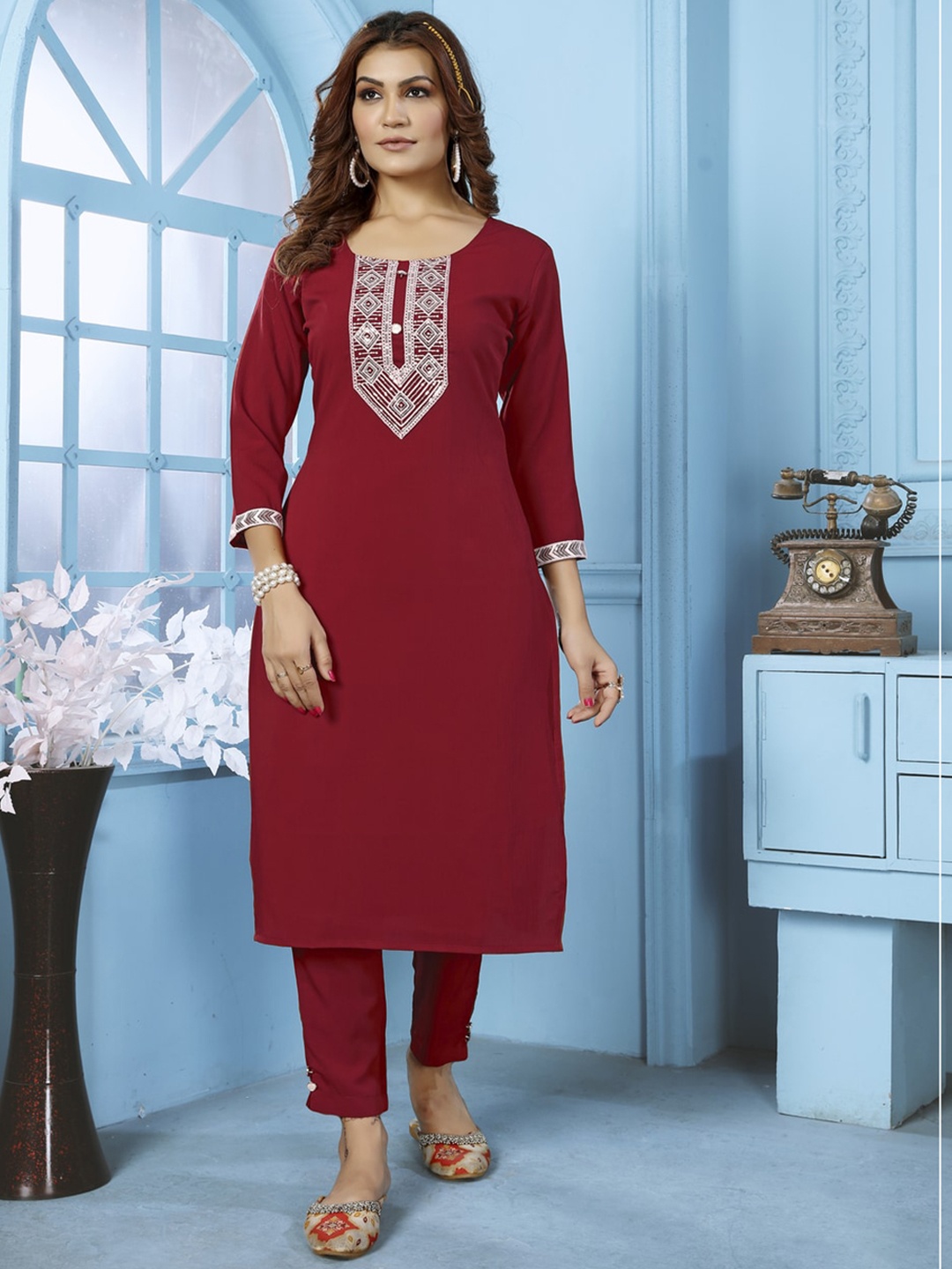 

Rujave Embroidered Straight Kurta & Trousers, Maroon