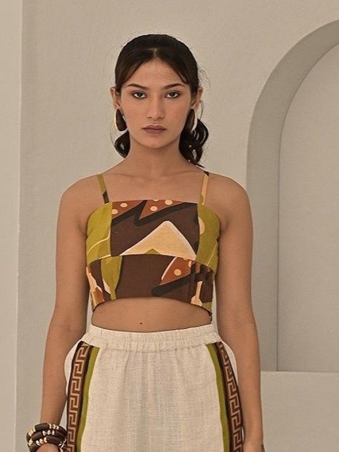 

MISSY Abstract Print Shoulder Straps Fitted Crop Top, Brown