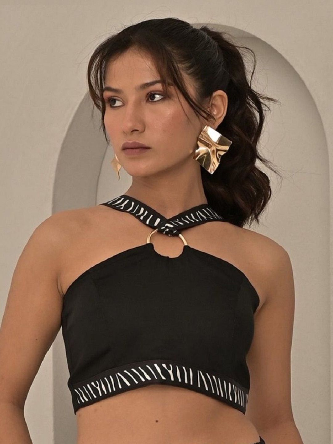 

MISSY Shoulder Straps Modal Crop Top, Black