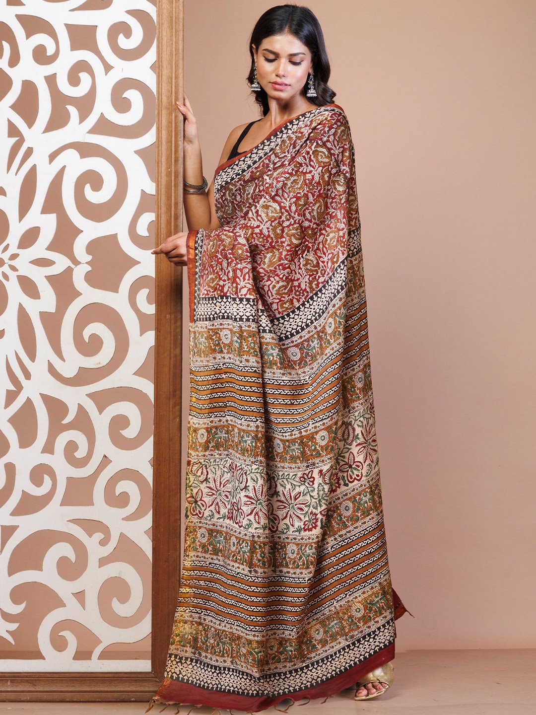 

Unnati Silks Floral Zari Handloom Bagru Saree, Brown