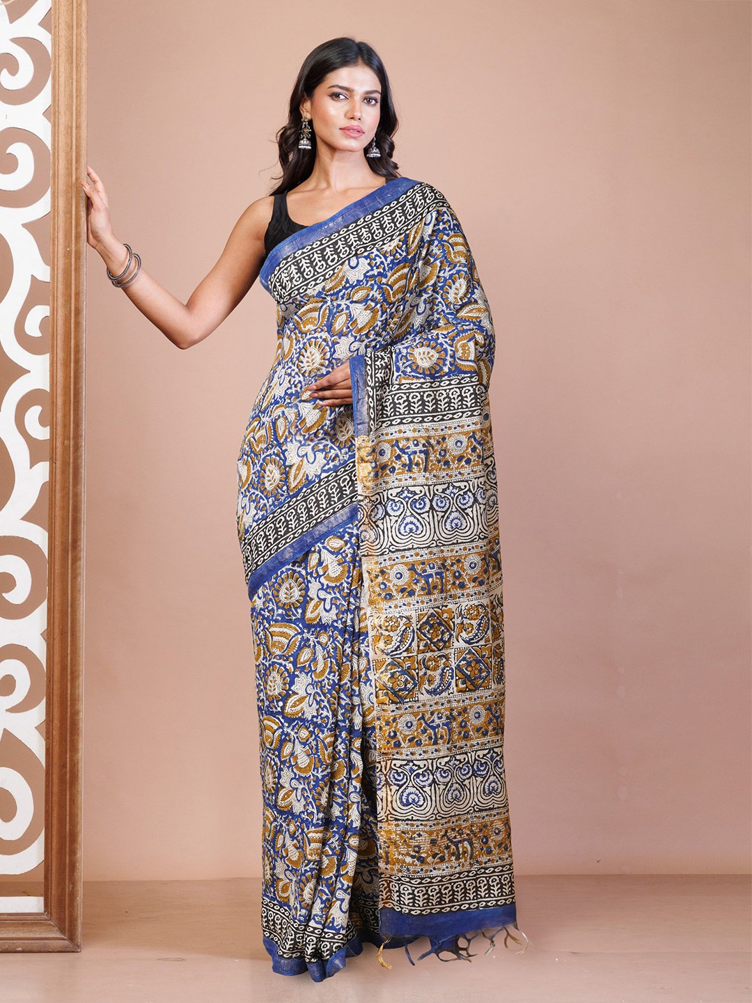 

Unnati Silks Floral Zari Handloom Bagru Saree, Blue