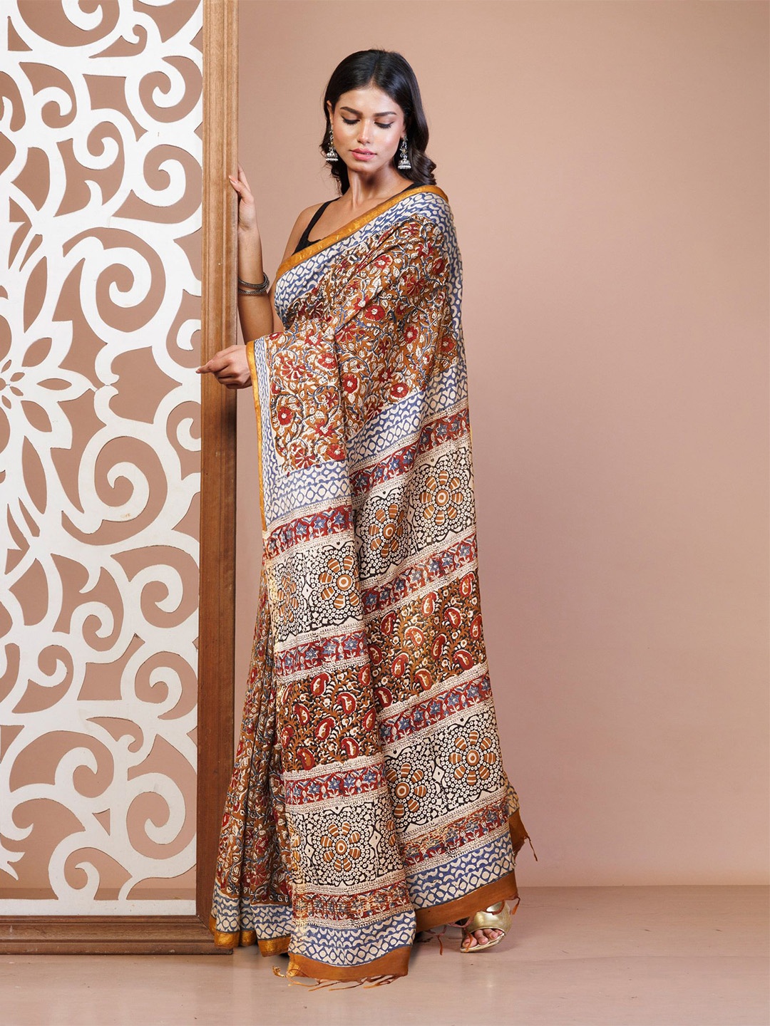 

Unnati Silks Floral Zari Handloom Bagru Saree, Brown