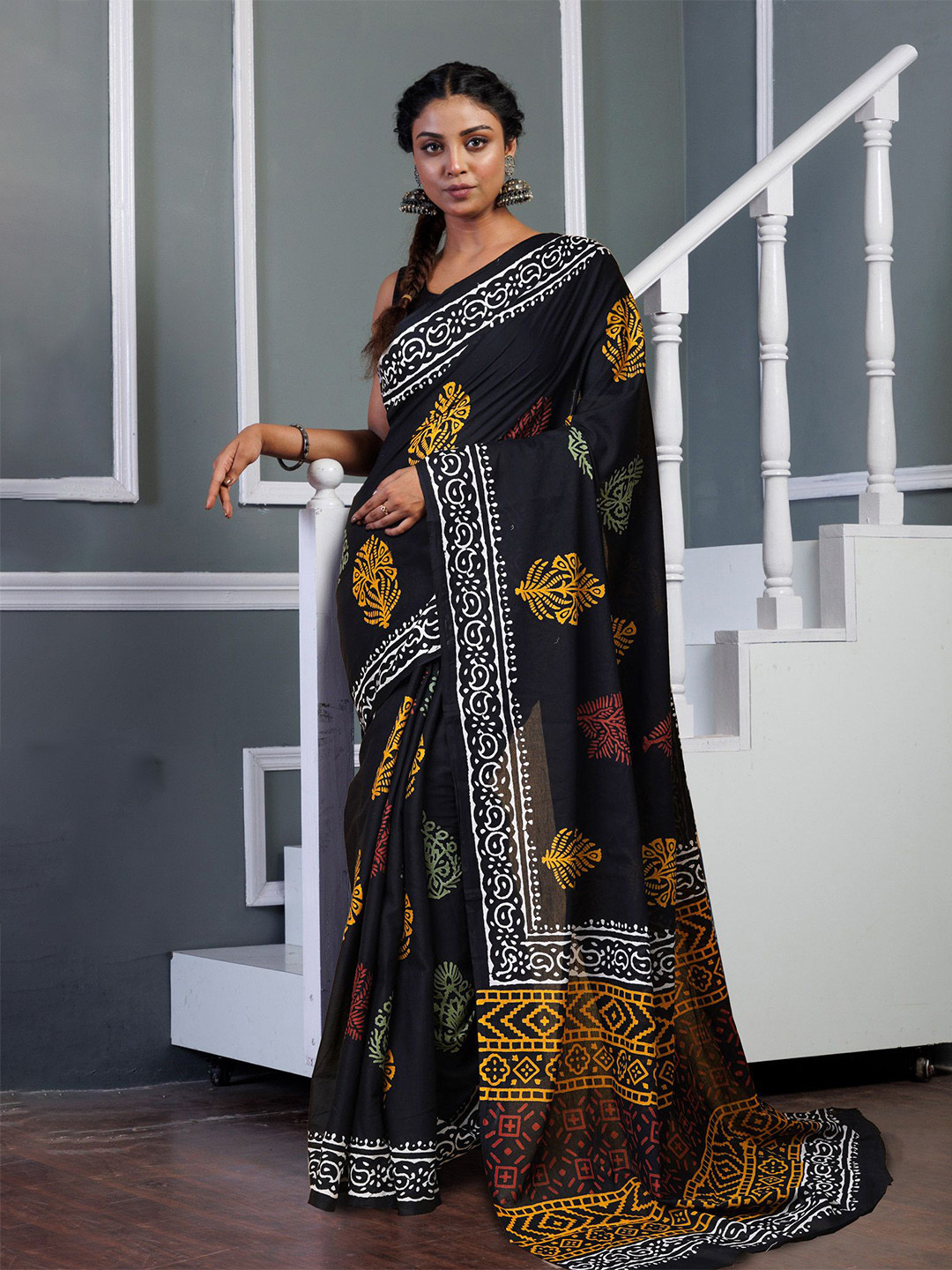 

Unnati Silks Ethnic Motifs Pure Cotton Handloom Block Print Saree, Black