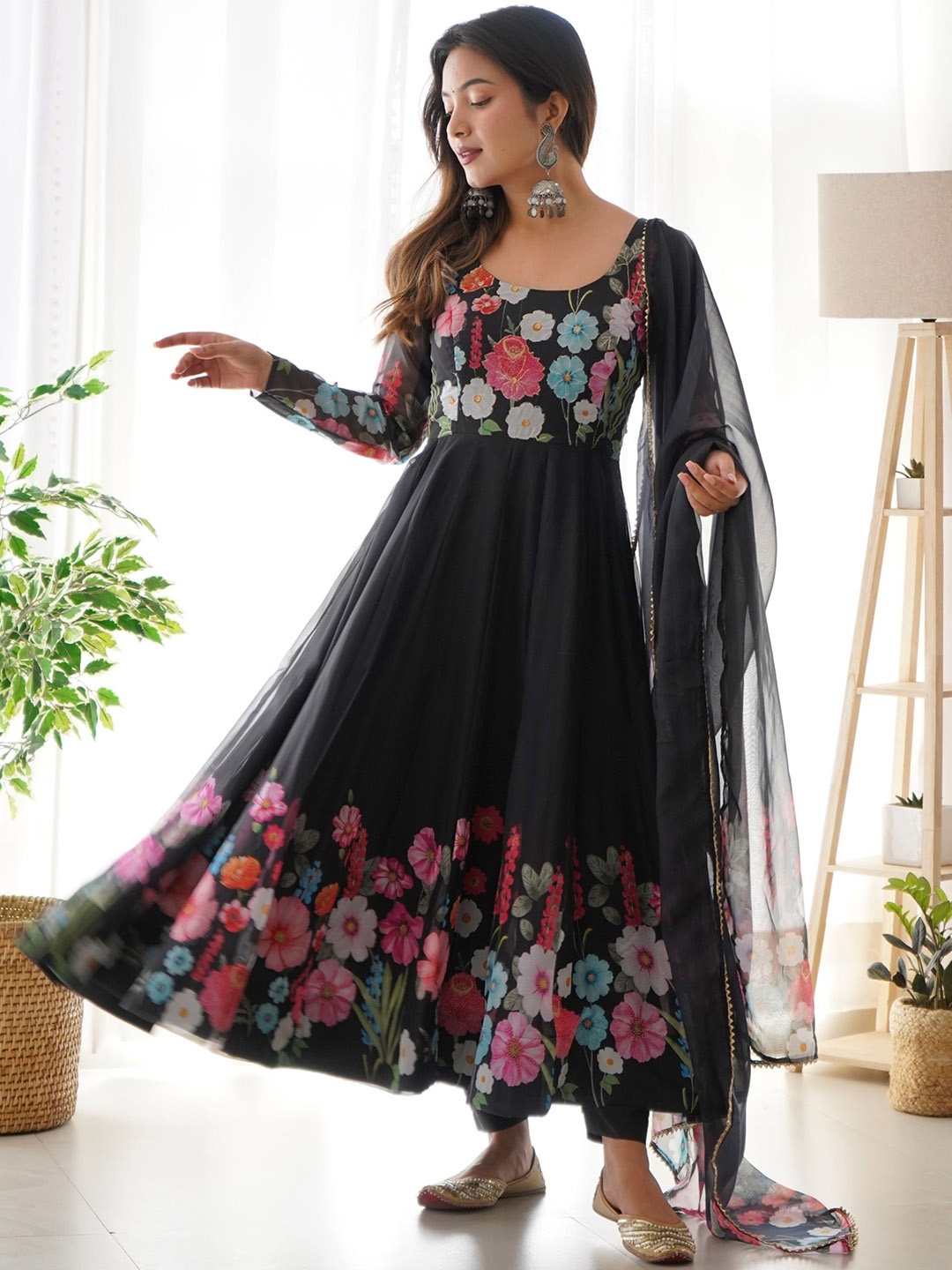 

KALINI Floral Printed Regular Kurta with Trouser & Dupatta, Black