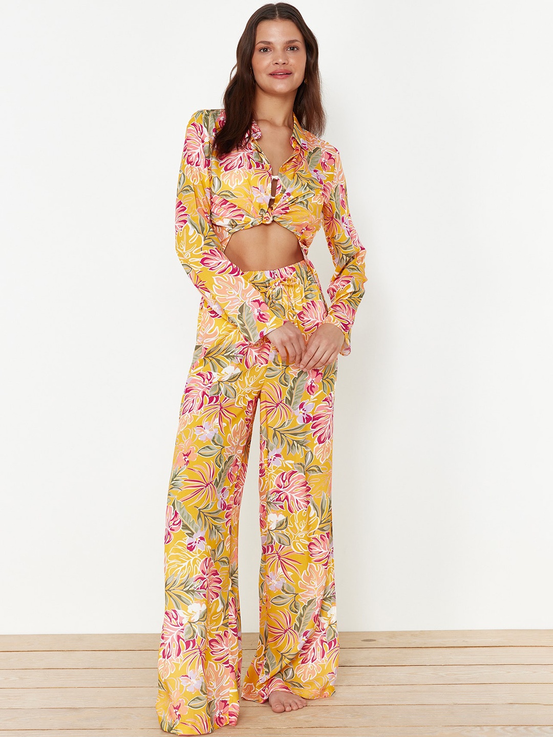 

Trendyol Tropical Printed Spread Collar Shirt With Trousers, Yellow