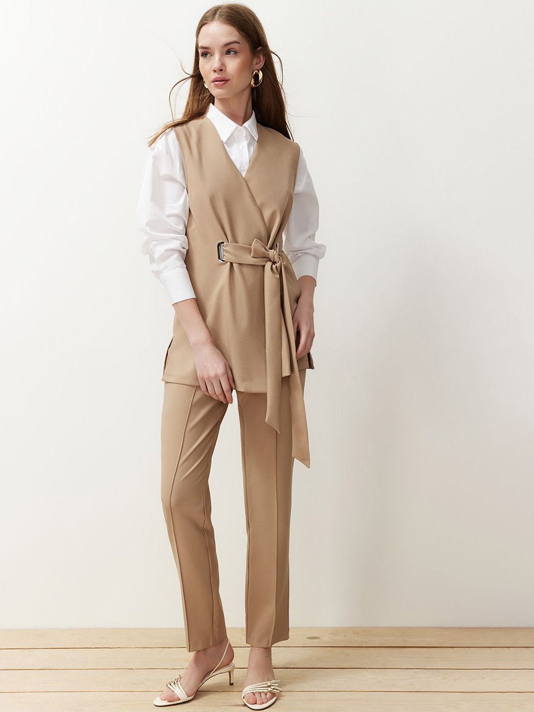 

Trendyol V-Neck Tie-Up Detailed Casual Coat With Trousers, Beige