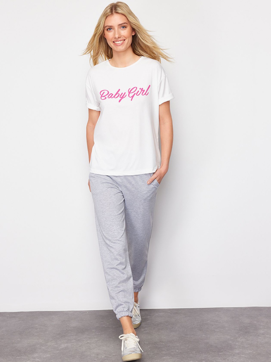 

Trendyol Round Neck T-shirt With Joggers Co-Ords, White