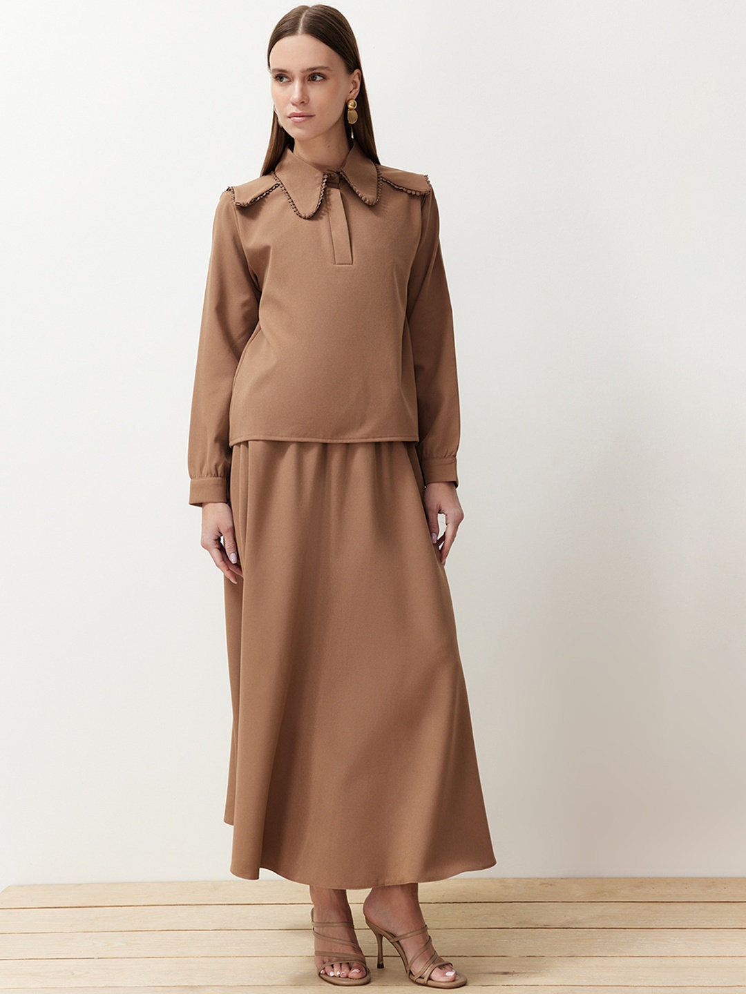 

Trendyol Shirt Collar Cuffed Sleeves Top & Skirt Co-Ords, Brown