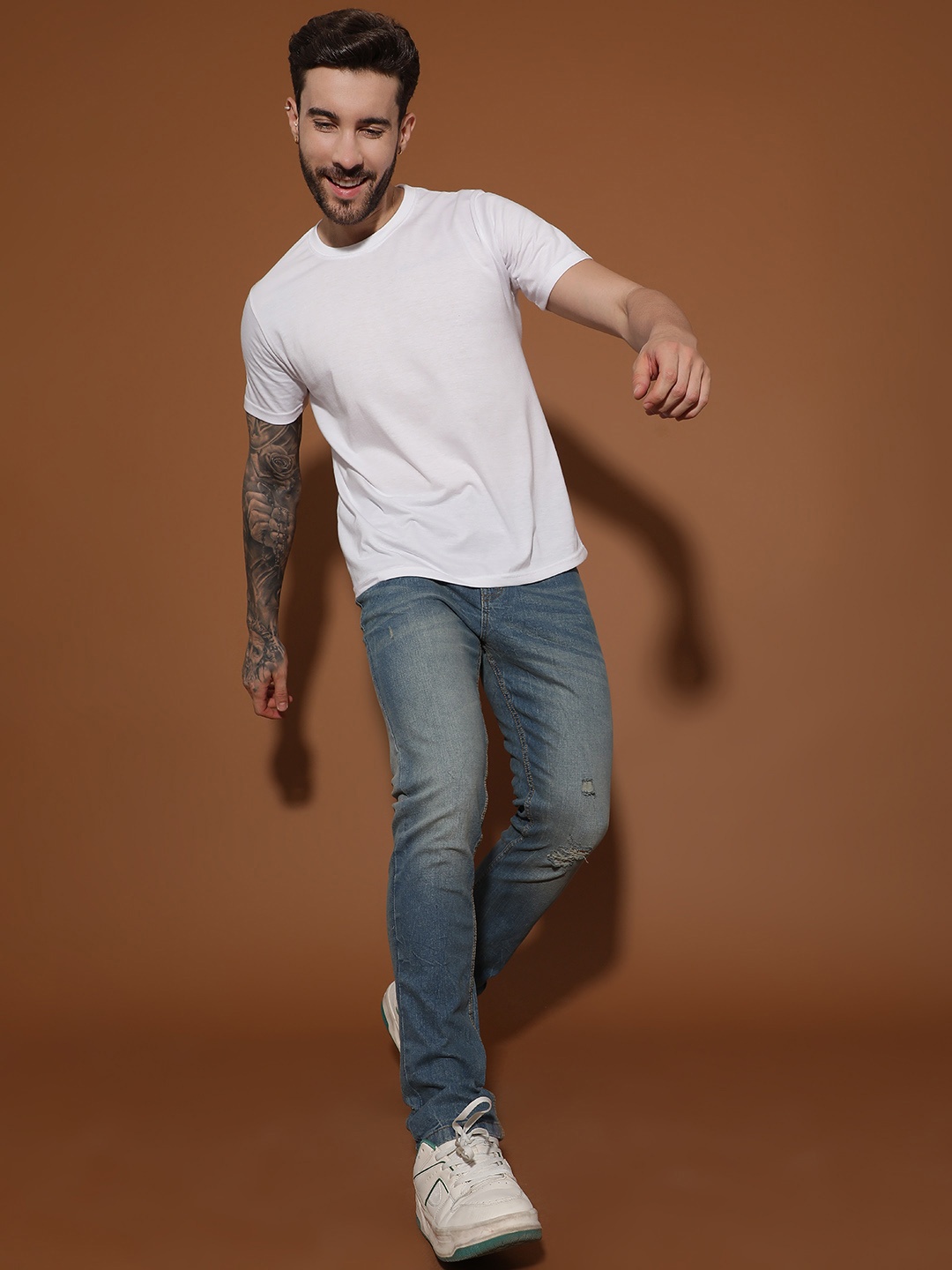 

Belliskey Men Slim Fit Low Distress Heavy Fade Stretchable Jeans, Blue