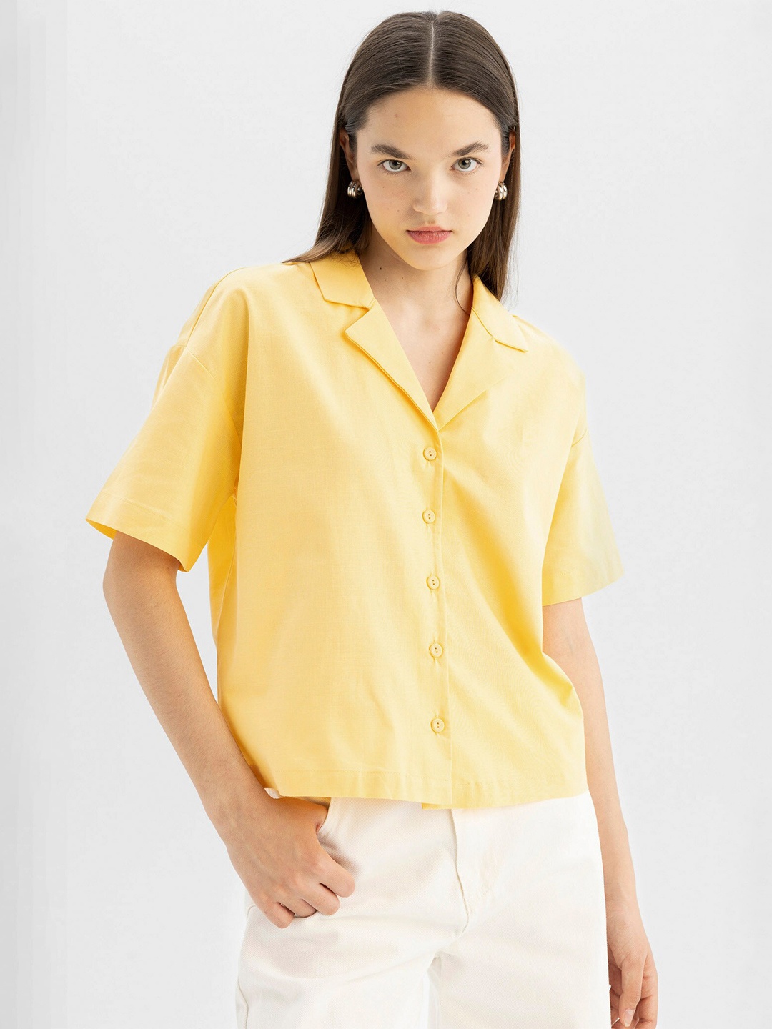 

DeFacto Women Opaque Casual Shirt, Na