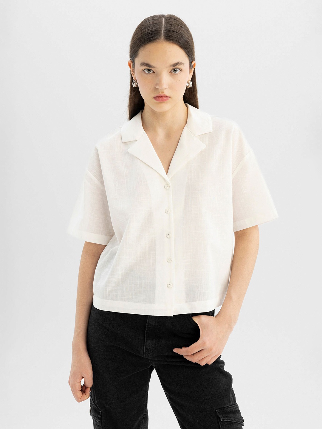 

DeFacto Women Opaque Casual Shirt, Na