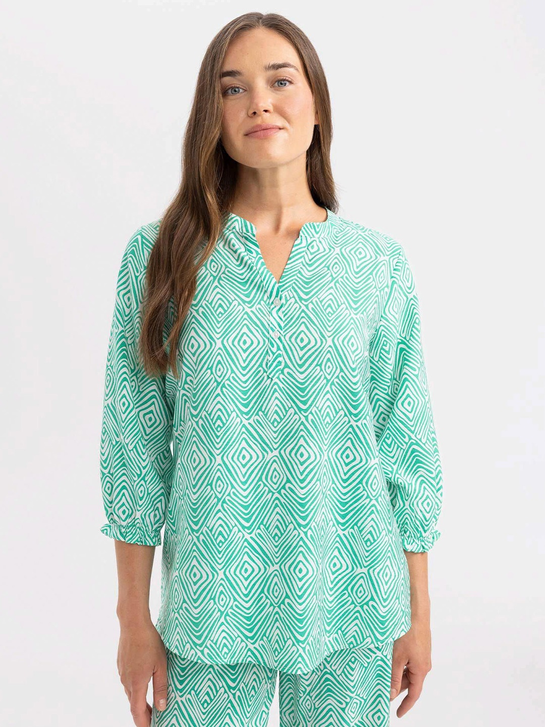 

DeFacto Women Opaque Printed Casual Shirt, Na