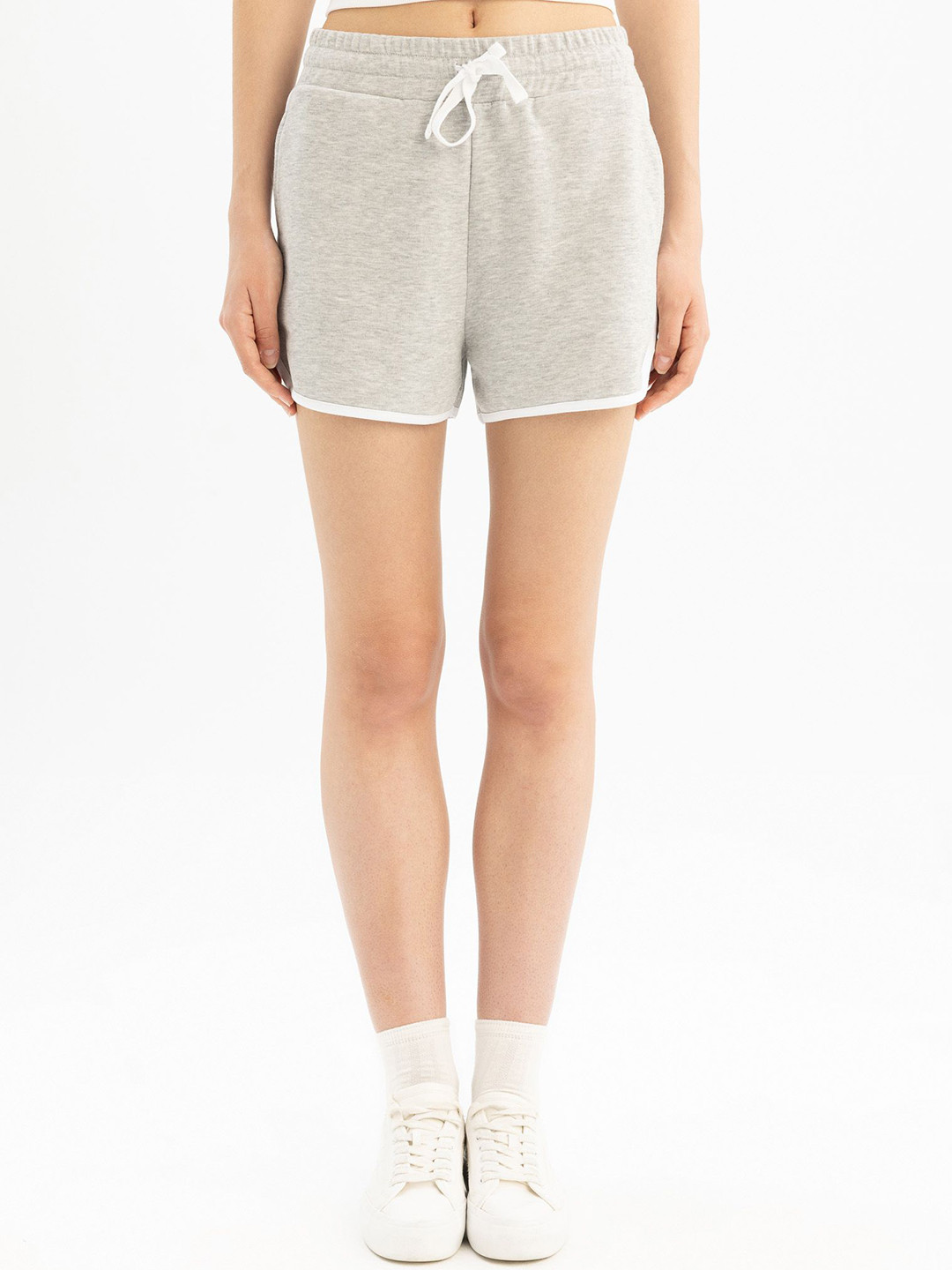 

DeFacto Women Shorts, Na