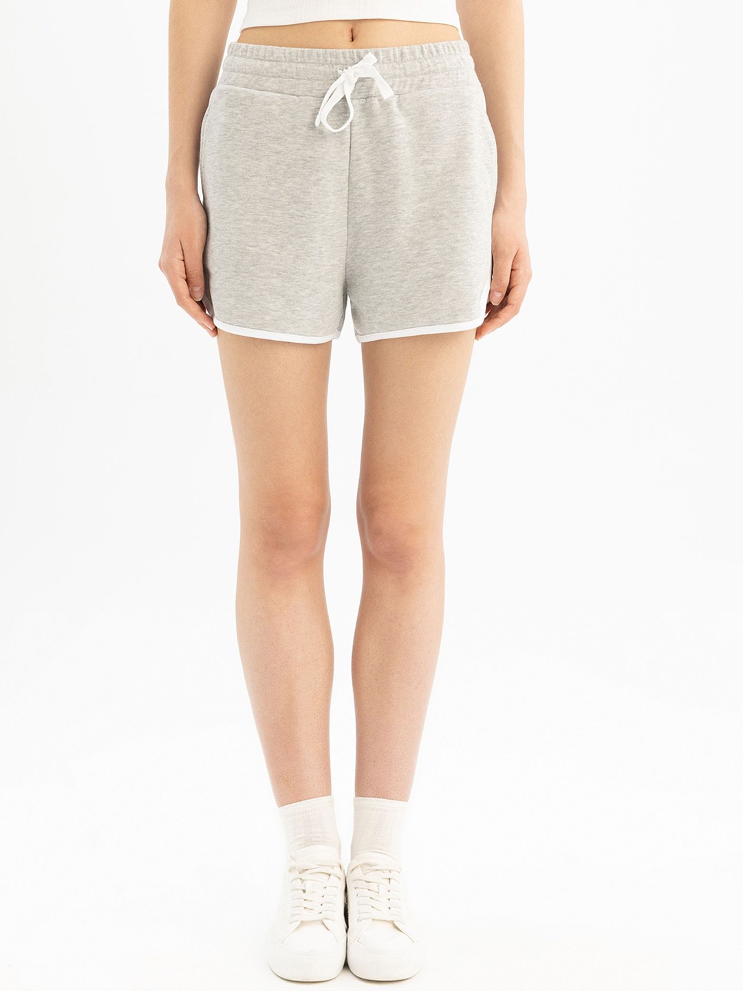 

DeFacto Women Mid-Rise Shorts, Grey