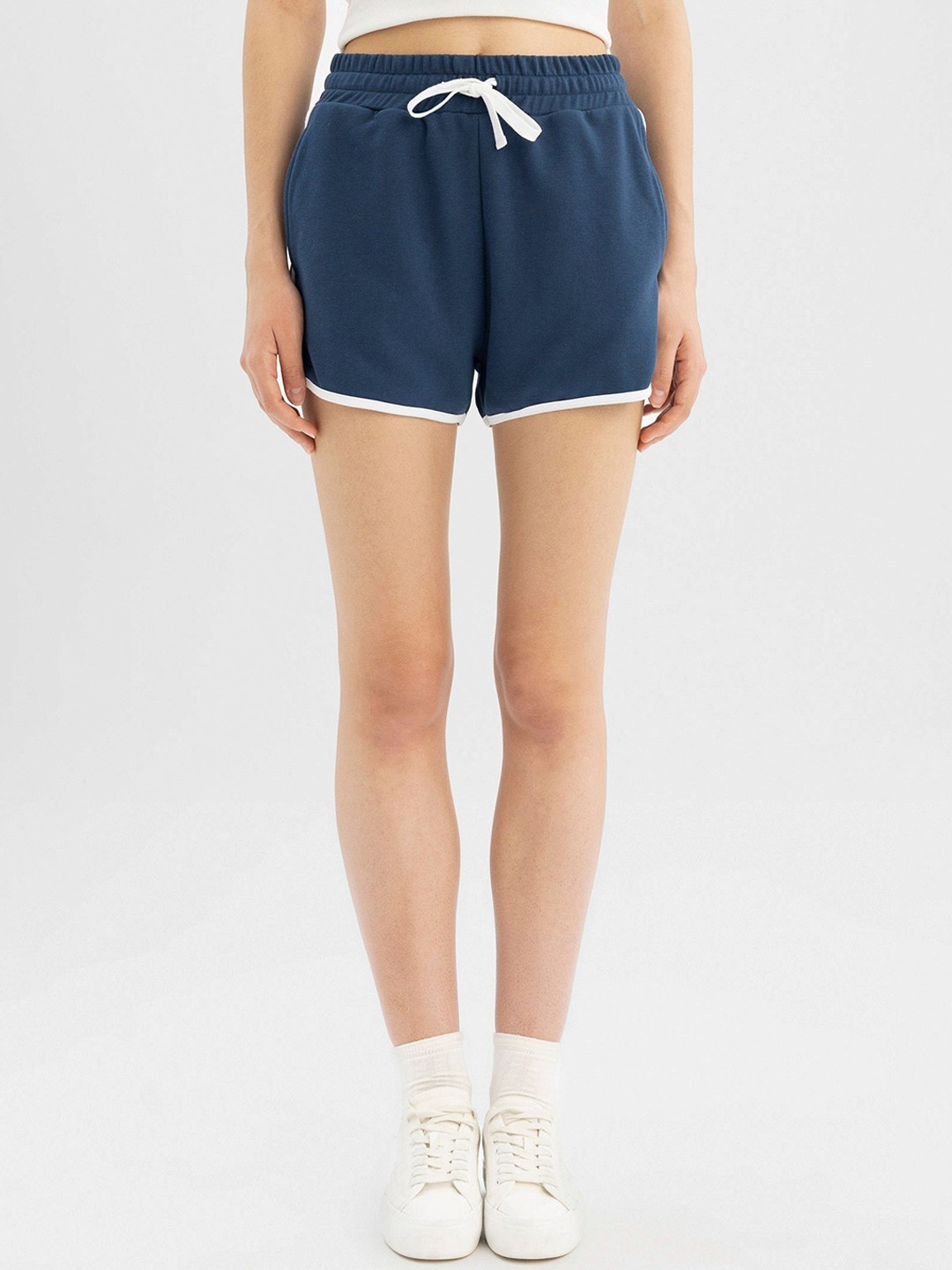 

DeFacto Women Mid-Rise Shorts, Blue