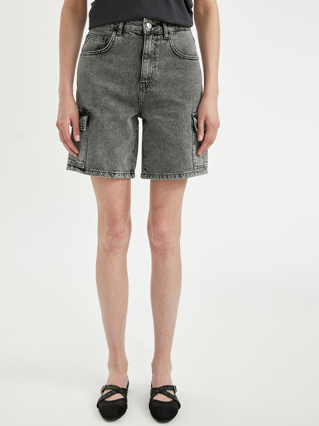 

DeFacto Women Washed Denim Shorts, Na