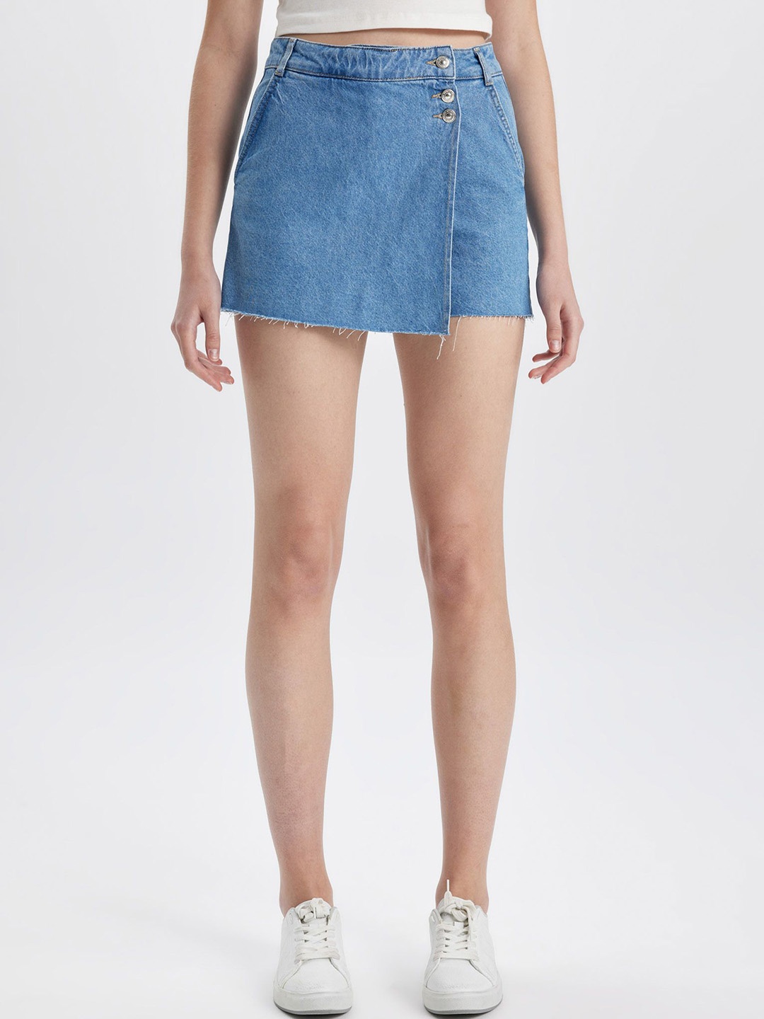

DeFacto Women Denim Shorts, Na