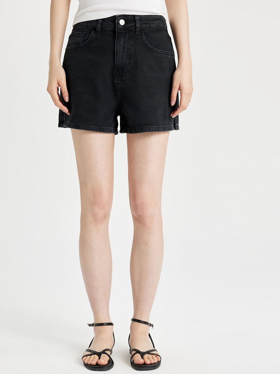 

DeFacto Women Mid-Rise Pure Cotton Denim Shorts, Black