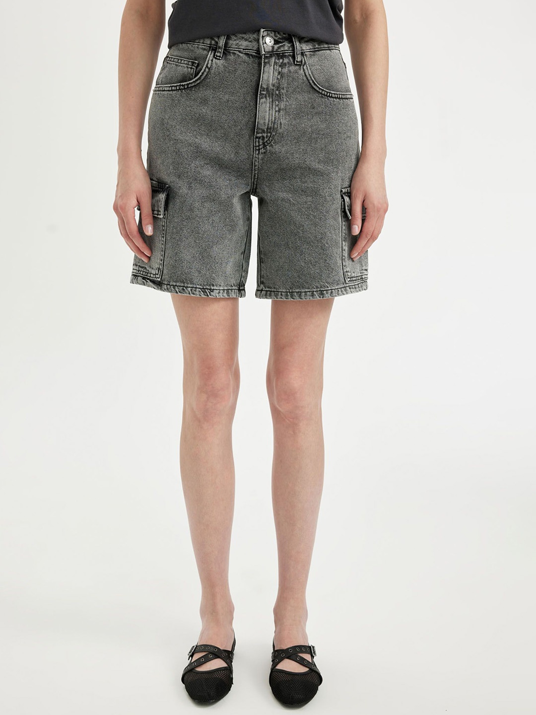 

DeFacto Women Washed Denim Shorts, Na