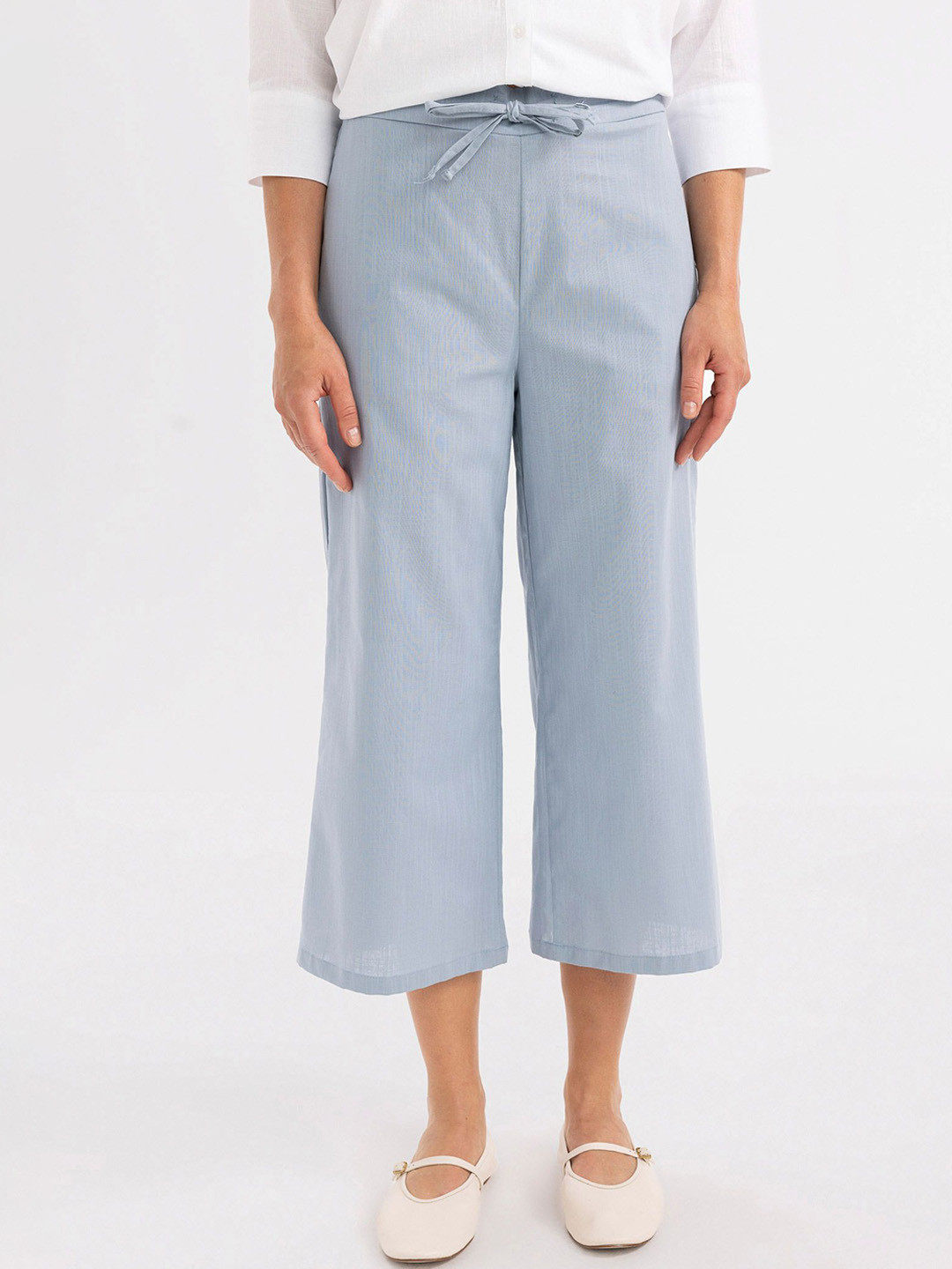 

DeFacto Women Shorts, Na