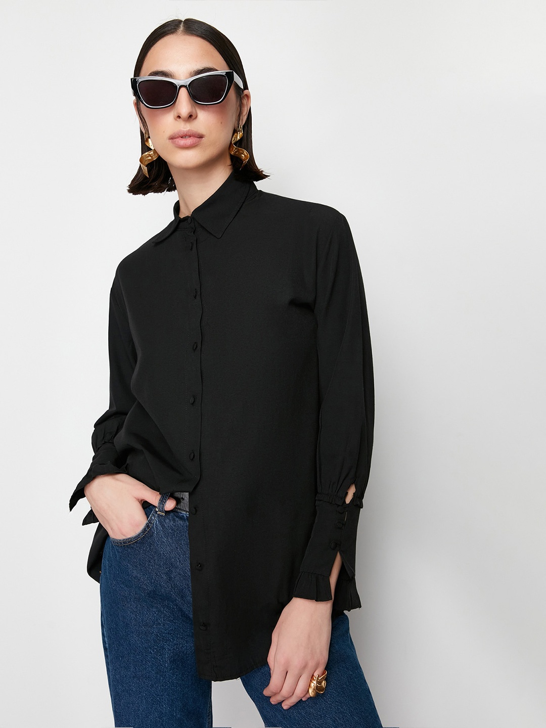 

Trendyol Spread Collar Long Sleeves Longline Casual Shirt, Black
