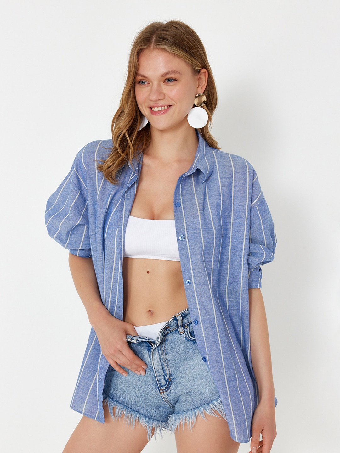

Trendyol Vertical Stripes Spread Collar Long Sleeves Casual Shirt, Blue