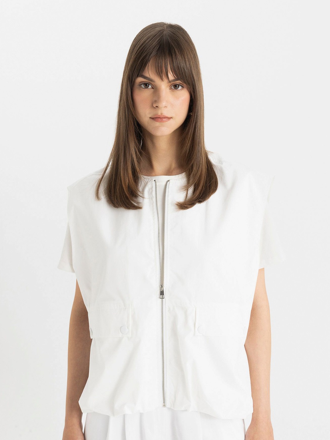 

DeFacto Women Solid Crop Cardigan, White