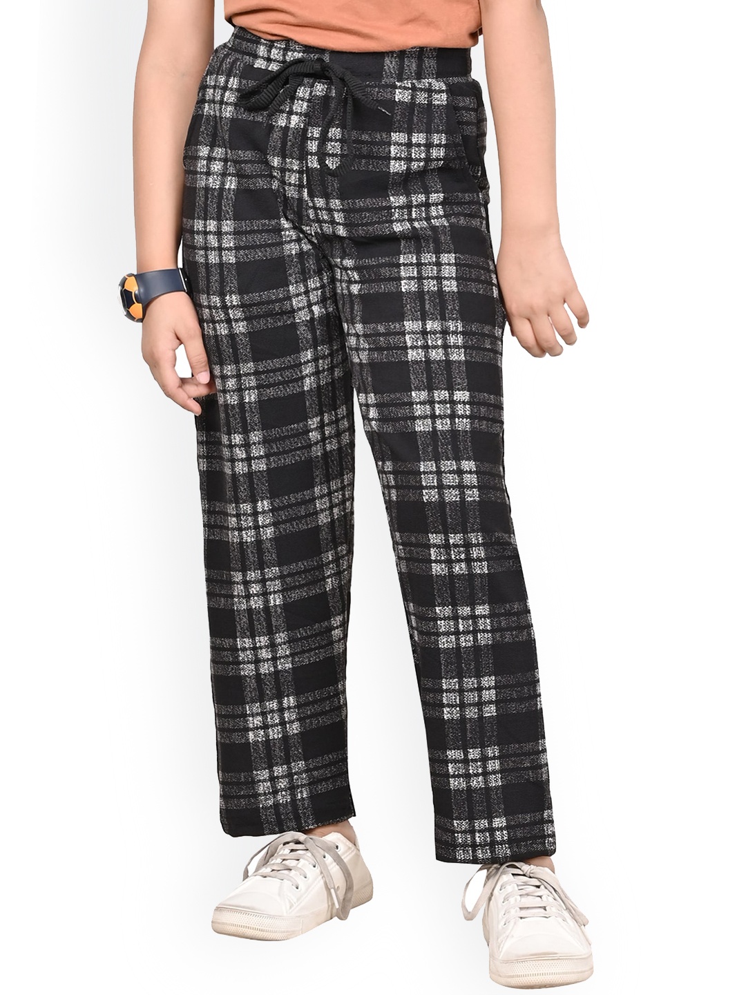 

BAESD Girls Checked Regular Fit Dry-Fit Track Pant, Black