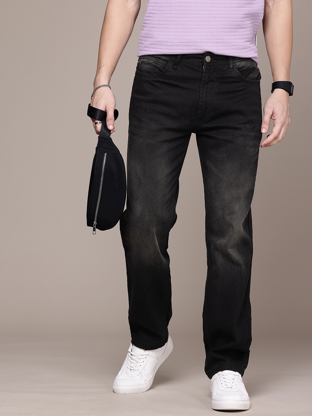 

The Roadster Life Co. Men Pure Cotton Light Fade Jeans, Black