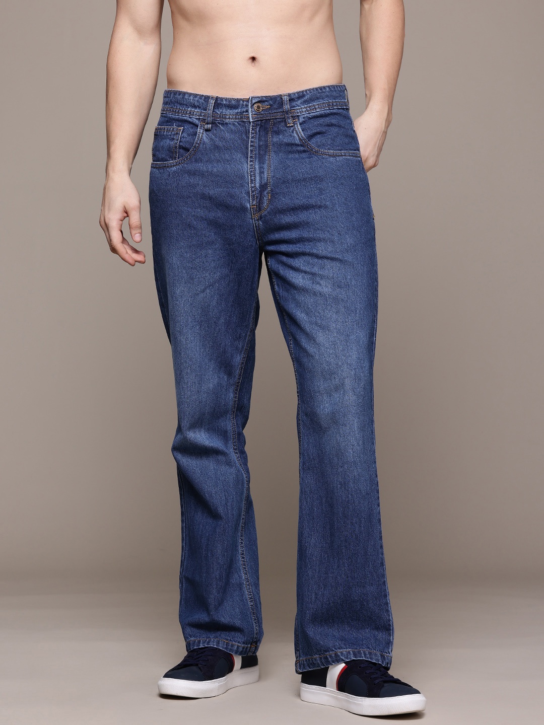 

The Roadster Lifestyle Co. Men Flared Fit Jeans, Blue