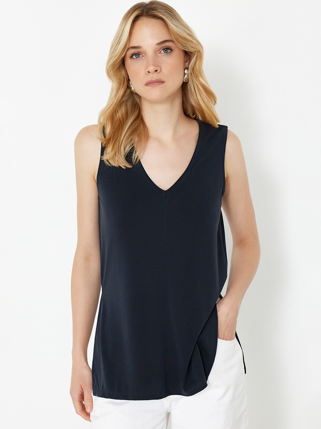 

Trendyol V Neck Sleeveless Top, Navy blue