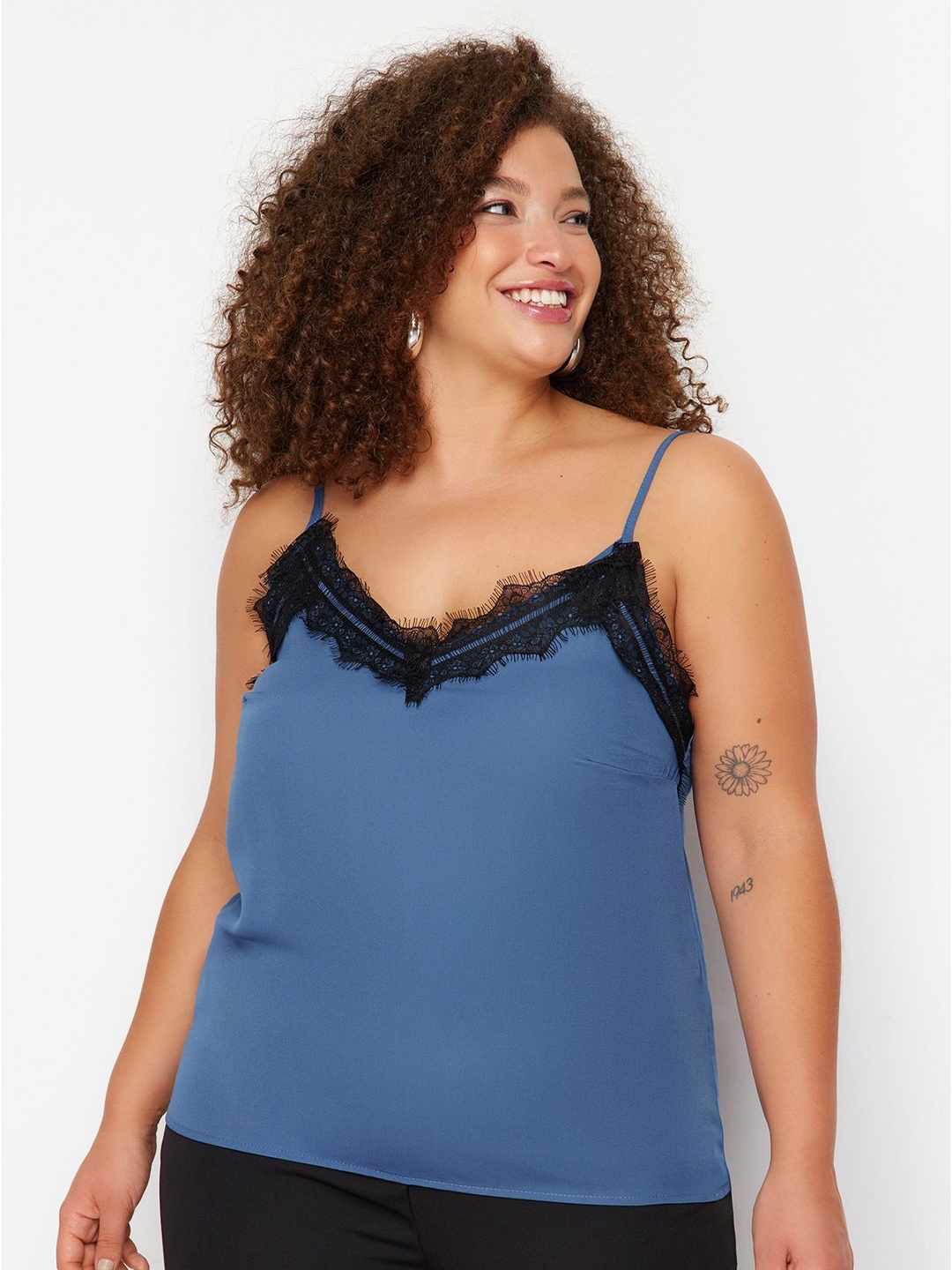 

Trendyol Plus Size Shoulder Straps Top, Blue