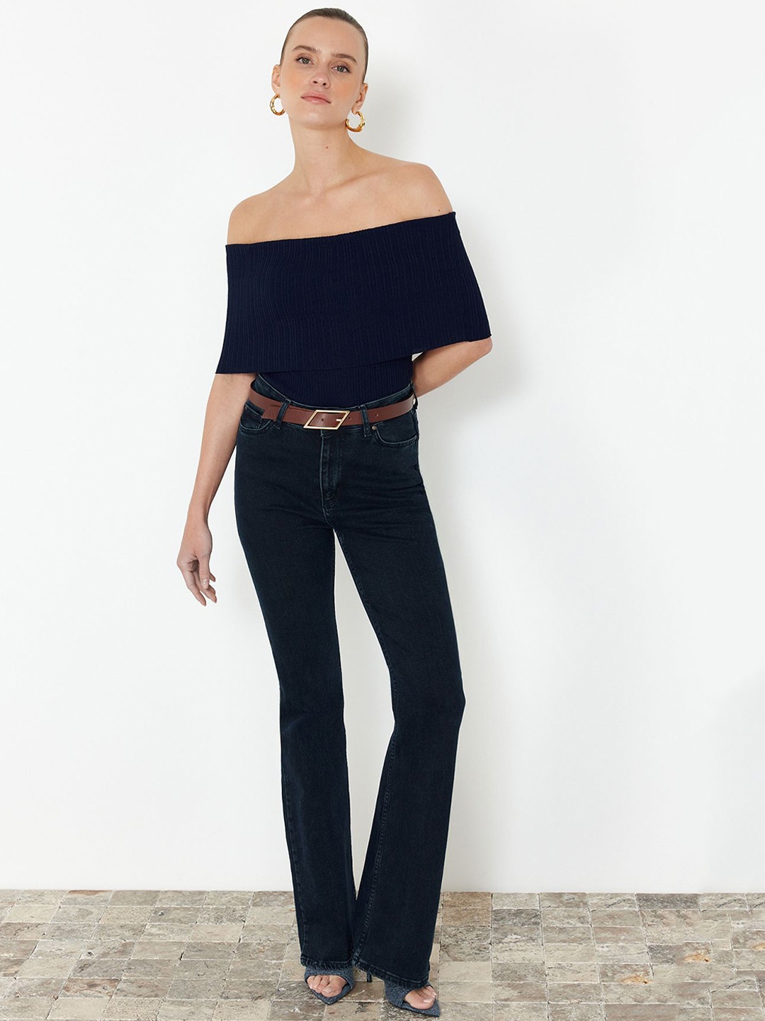 

Trendyol Off-Shoulder Strapless Bardot Top, Black