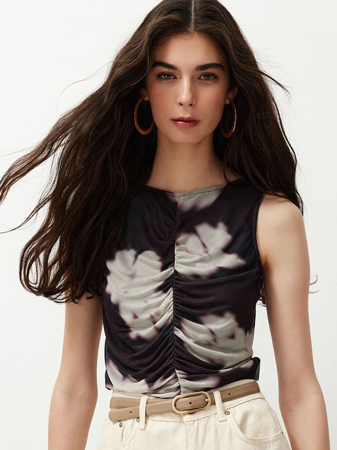 

Trendyol Abstract Print Round Neck Top, Black