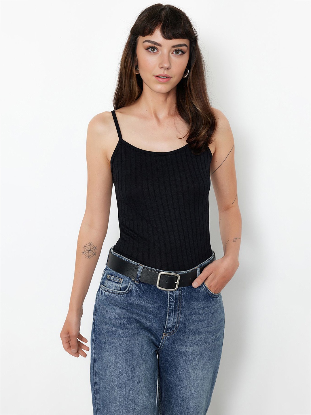 

Trendyol Shoulder Straps Sleeveless Cotton Fitted Top, Black