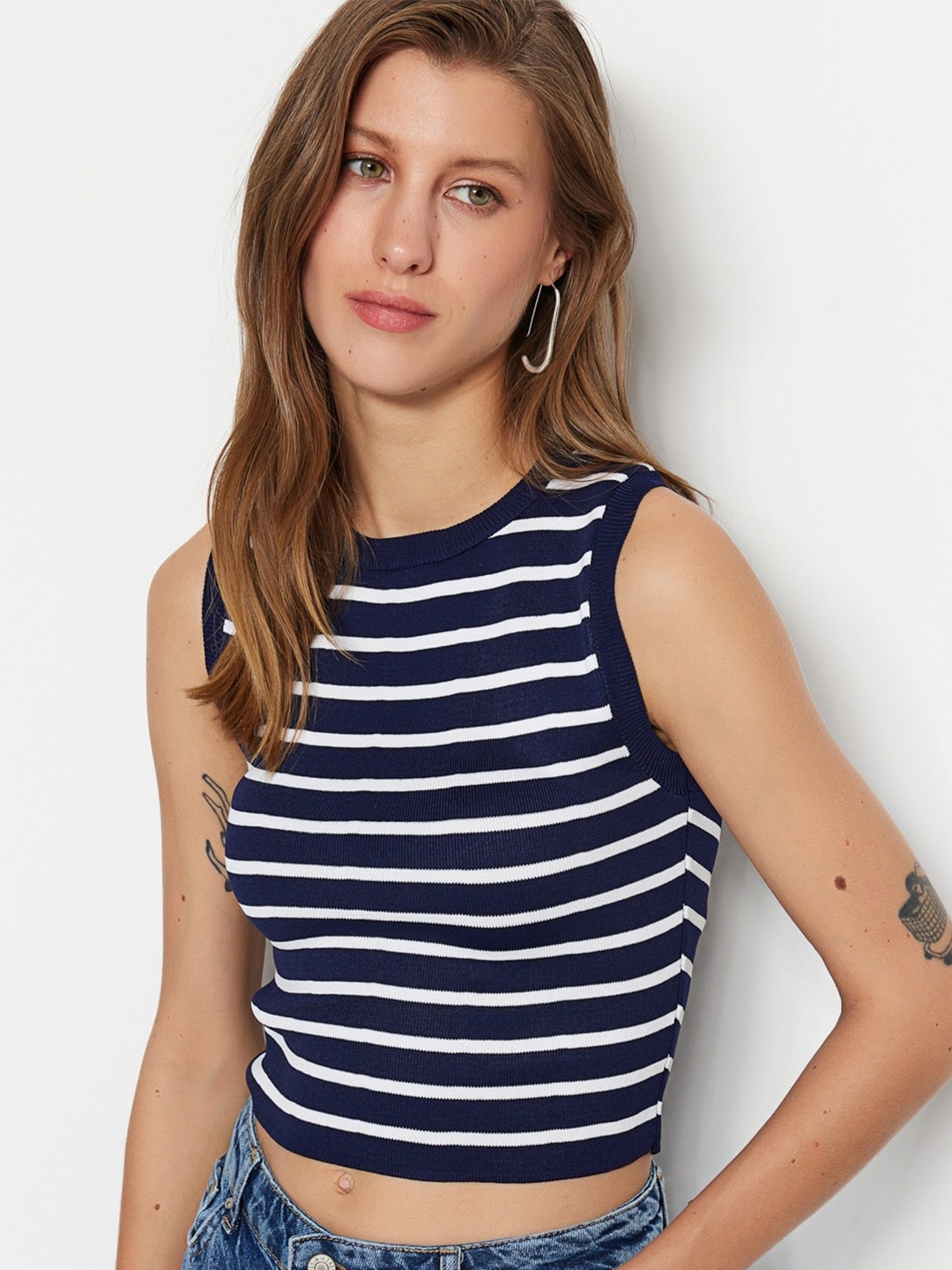 

Trendyol Striped Round Neck Crop Top, Blue