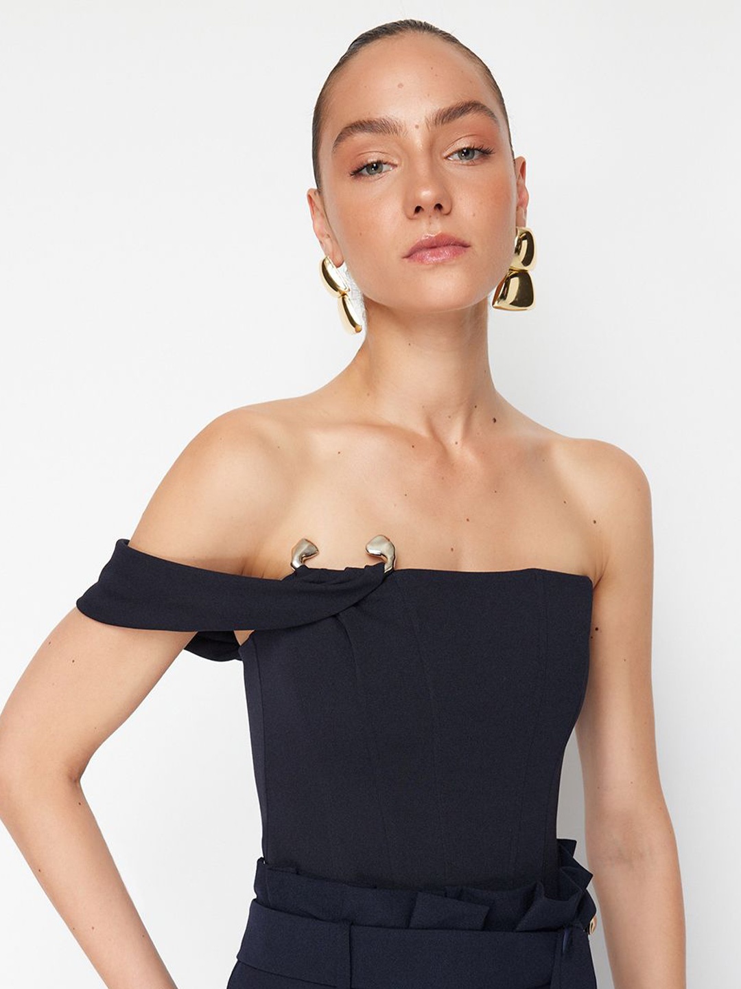 

Trendyol One Shoulder Sleeveless Bardot Top, Black