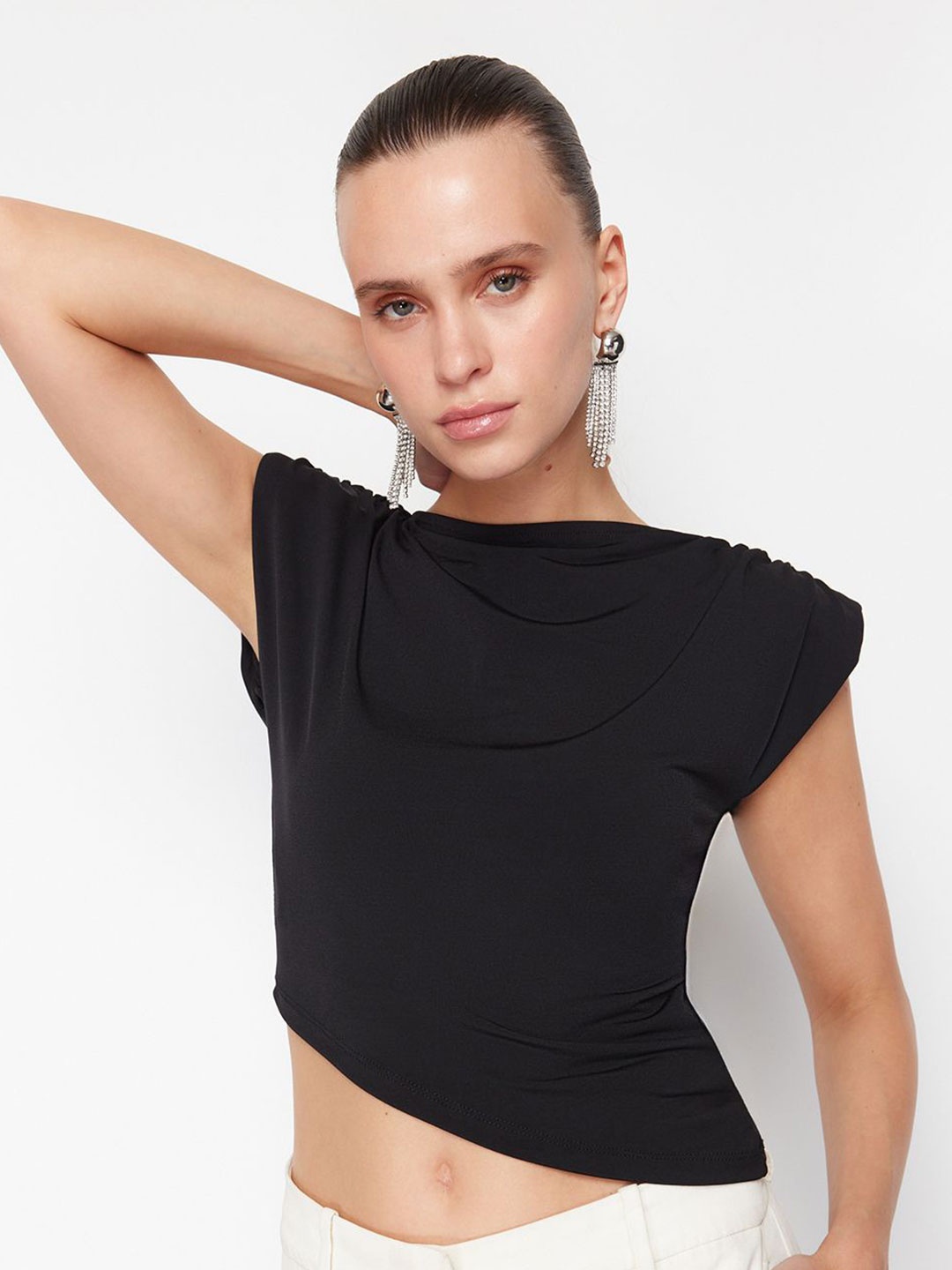 

Trendyol Solid Boat Neck Crop Top, Na