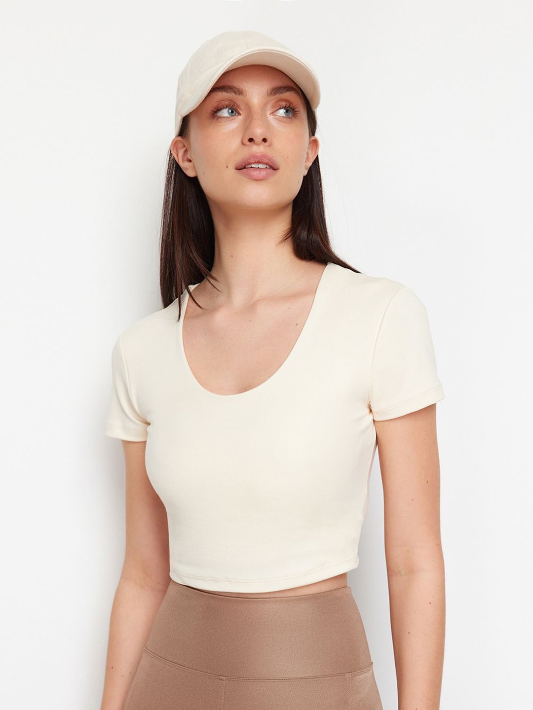 

Trendyol Scoop Neck Fitted Crop Top, Cream