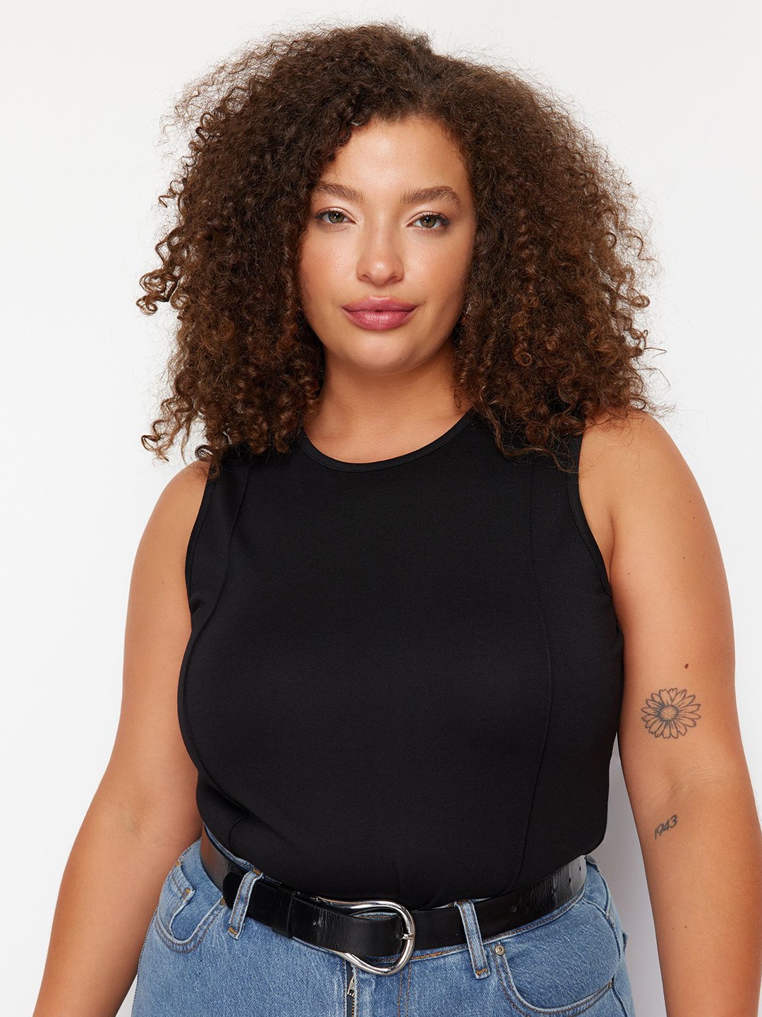 

Trendyol Round Neck Sleeveless Top, Black