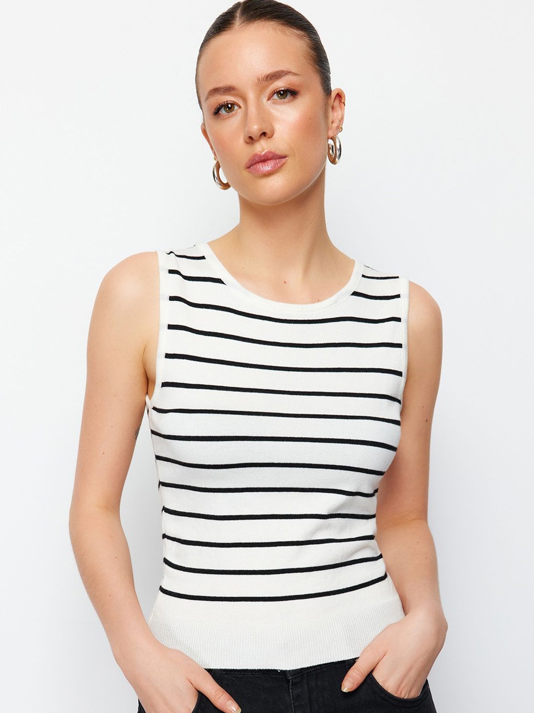 

Trendyol Horizontal Stripes Round Neck Top, White