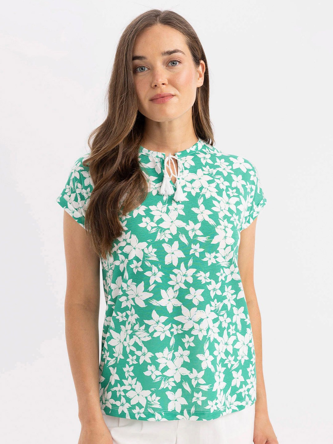 

DeFacto Women Printed Extended Sleeves Pockets T-shirt, Na