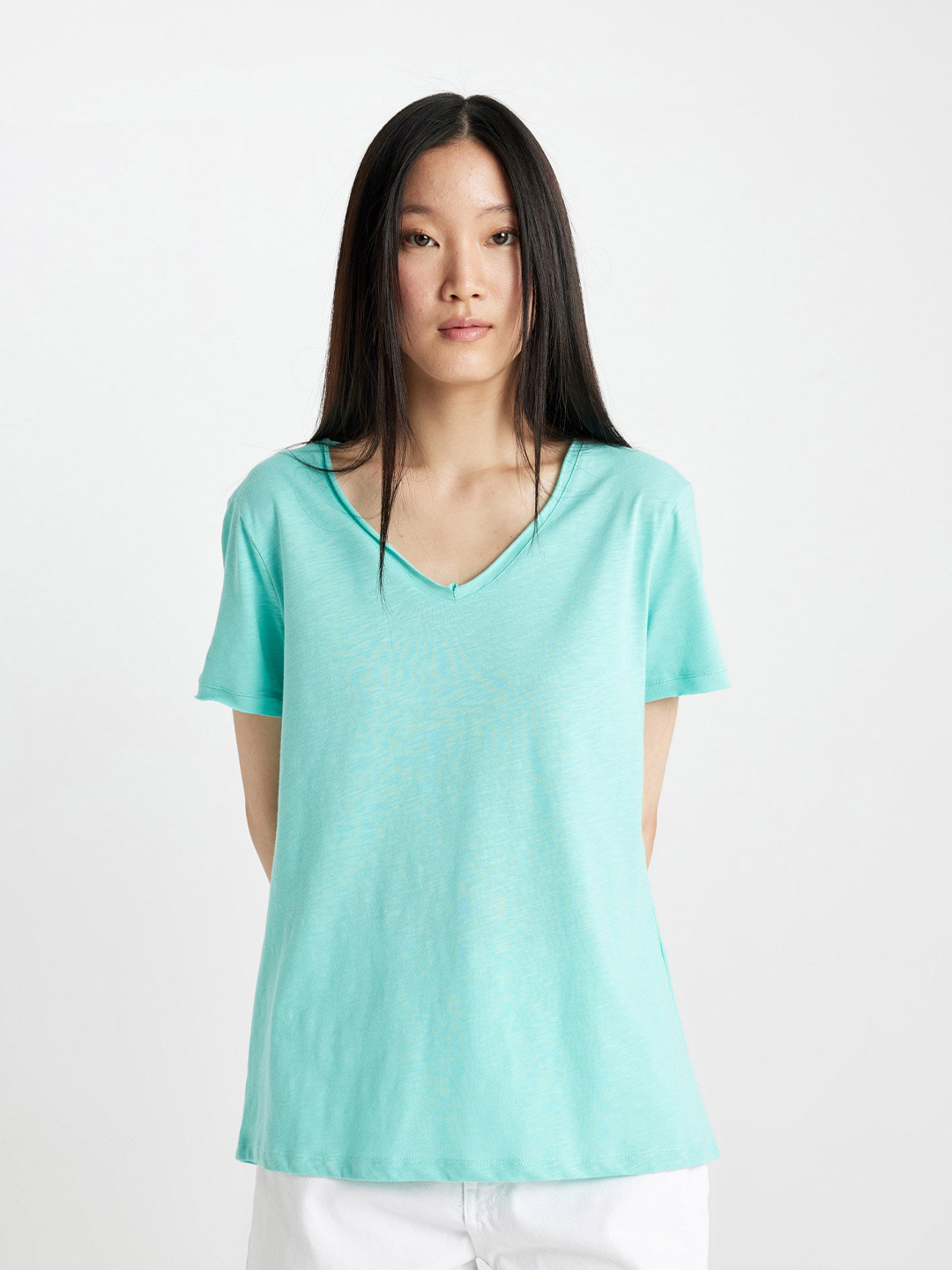 

DeFacto Women V-Neck Pockets T-shirt, Na