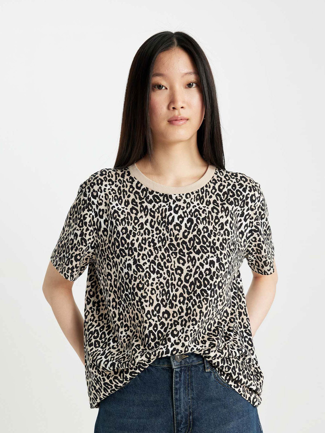 

DeFacto Women Printed Monochrome Raw Edge T-shirt, Na