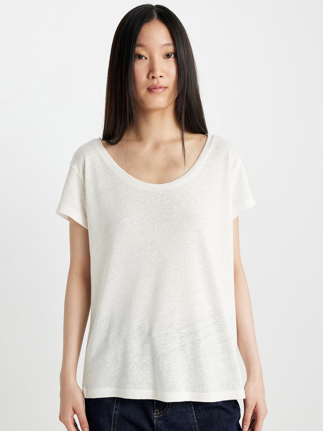 

DeFacto Women Extended Sleeves Raw Edge T-shirt, Na