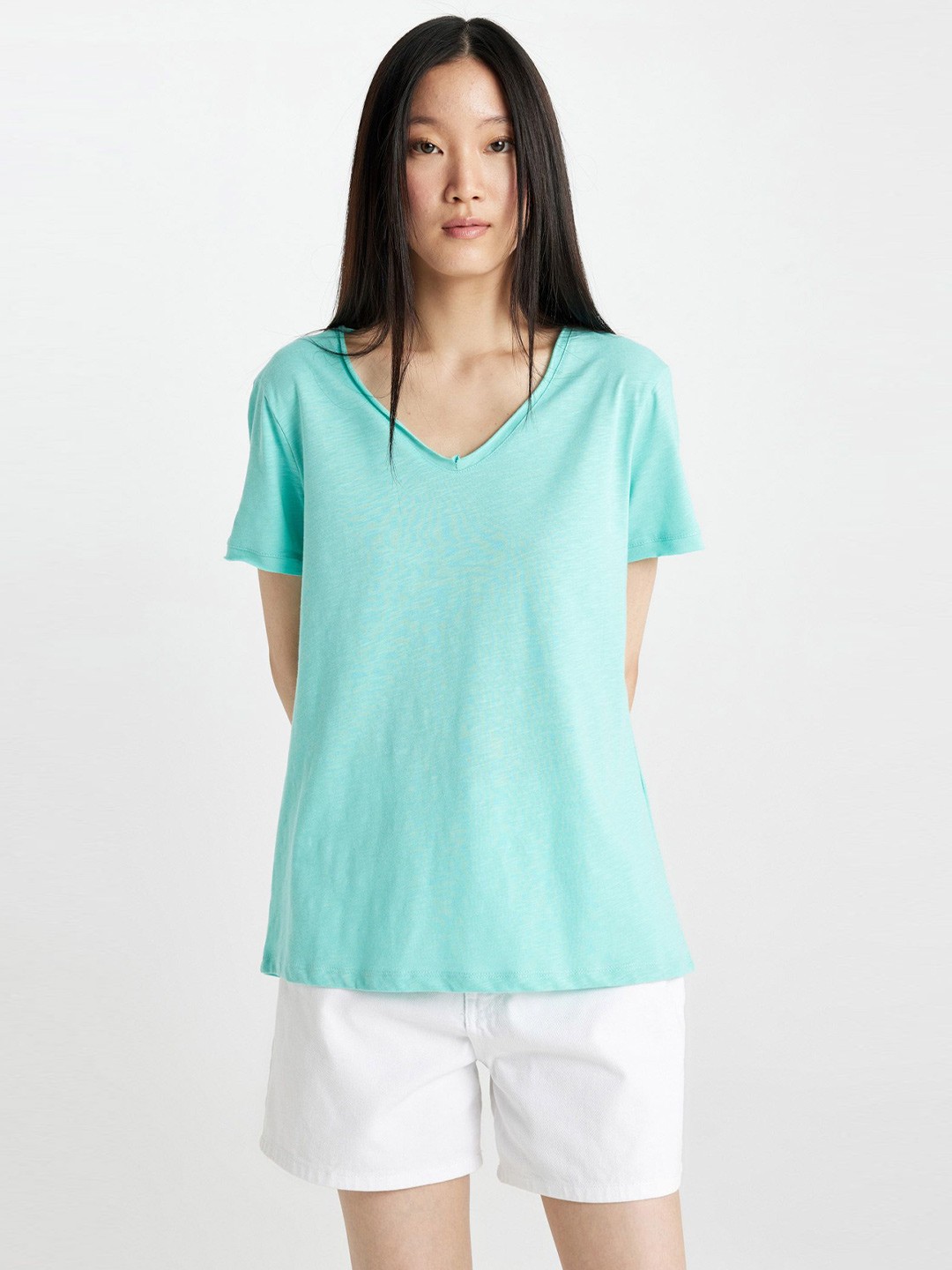 

DeFacto Women V-Neck Pockets T-shirt, Na