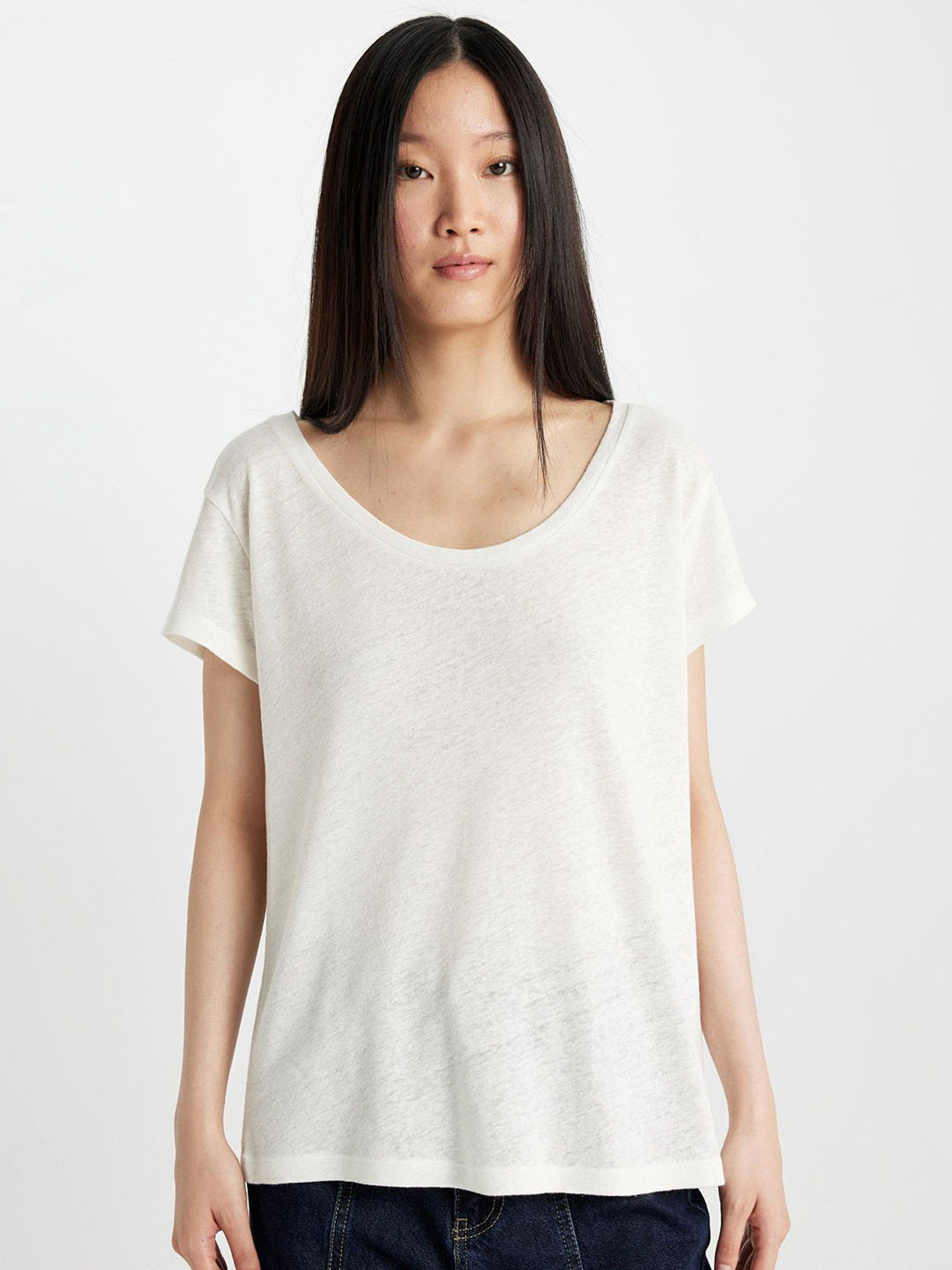 

DeFacto Women Extended Sleeves Raw Edge T-shirt, Na