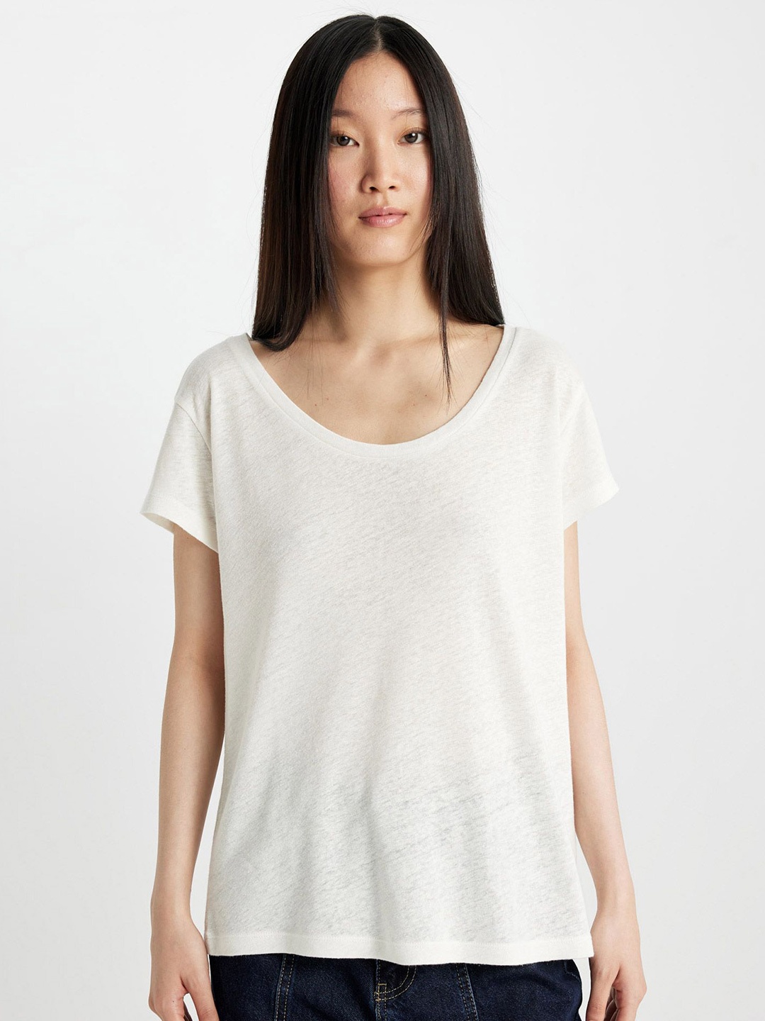 

DeFacto Women Extended Sleeves Raw Edge T-shirt, Na